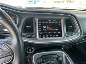 Dodge Challenger SXT AWD, снимка 8