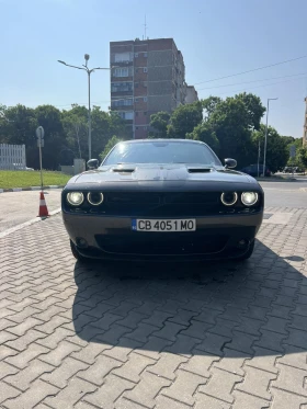     Dodge Challenger SXT AWD