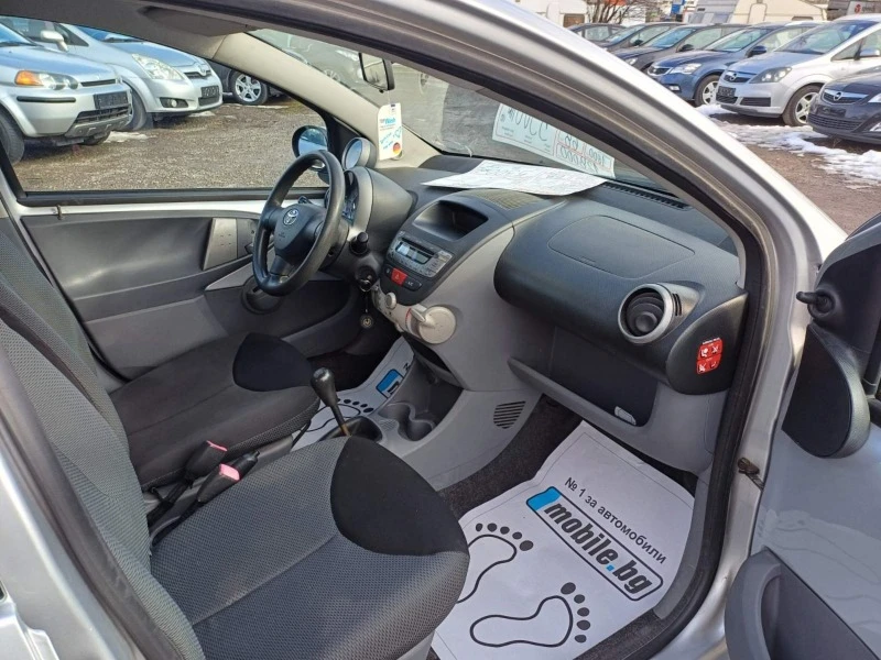 Toyota Aygo 1000, снимка 8 - Автомобили и джипове - 43976595