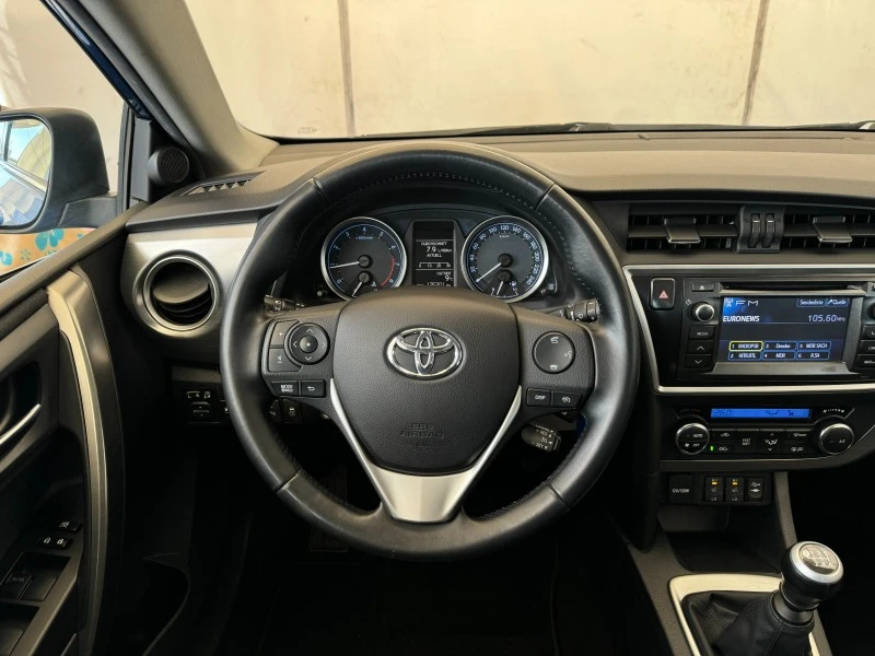 Toyota Auris 1.6i ПЪЛНА СЕРВИЗНА ИСТОРИЯ В ТОЙОТА, снимка 12 - Автомобили и джипове - 44528278