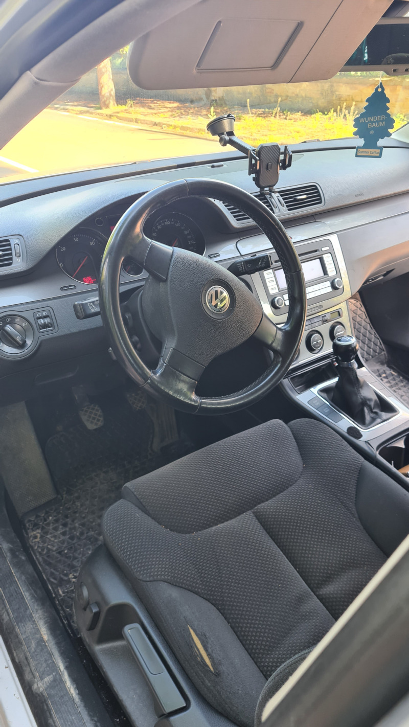 VW Passat, снимка 8 - Автомобили и джипове - 45626604