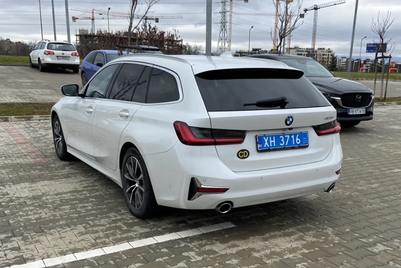 BMW 320 Luxury Line с история, обслужен, коментар , снимка 6 - Автомобили и джипове - 48488926