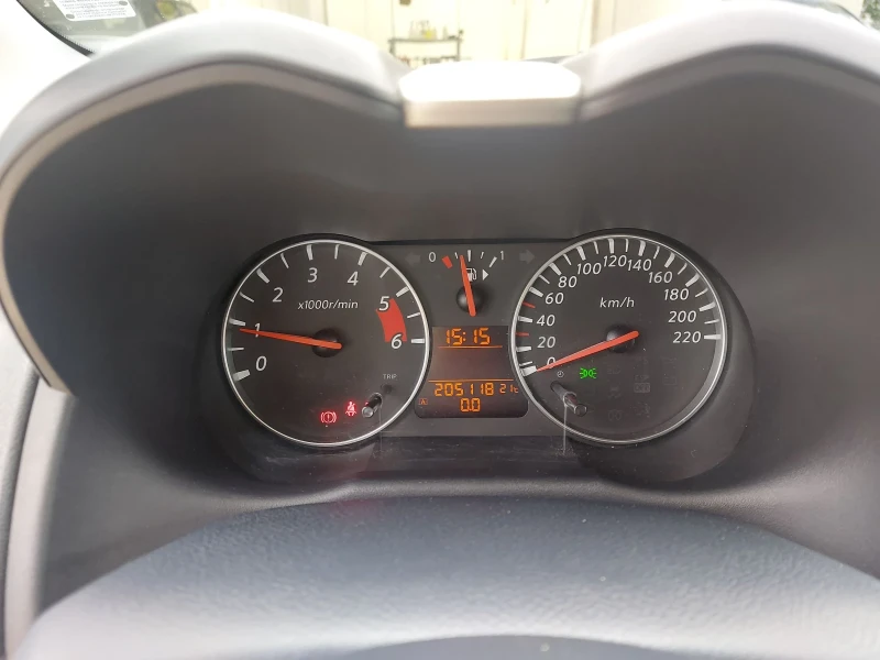 Nissan Note 1, 5 dCi 90 , снимка 9 - Автомобили и джипове - 49343144