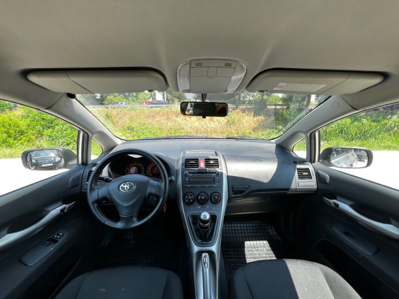 Toyota Auris 1.4 D-4D 189000KM, снимка 9 - Автомобили и джипове - 50820089