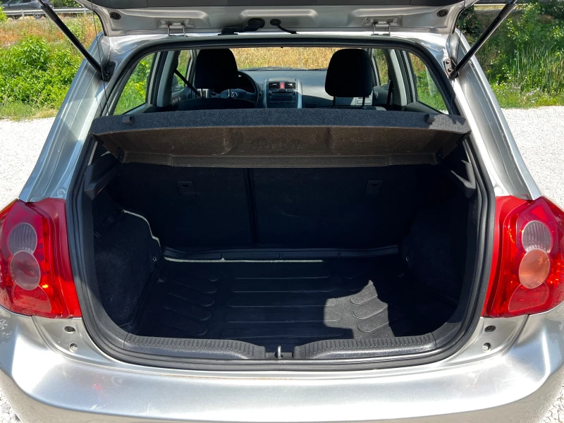Toyota Auris 1.4 D-4D 189000KM, снимка 14 - Автомобили и джипове - 50820089