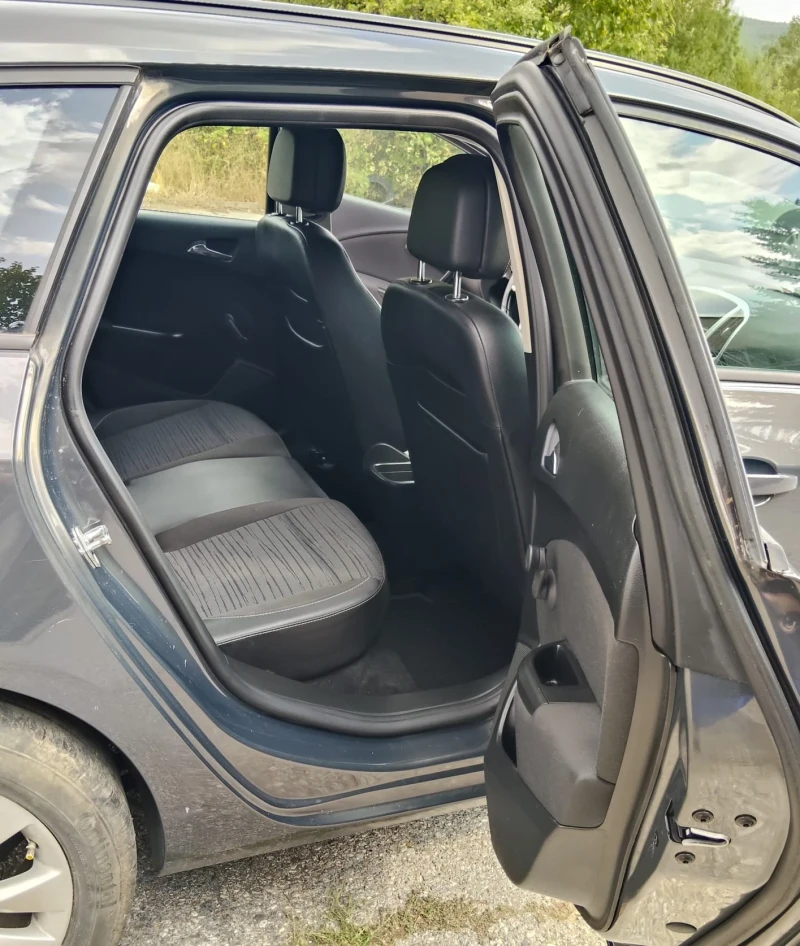 Opel Astra, снимка 11 - Автомобили и джипове - 51751015