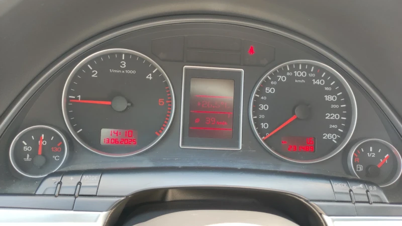 Audi A4 2.0 TDI, снимка 11 - Автомобили и джипове - 52744582