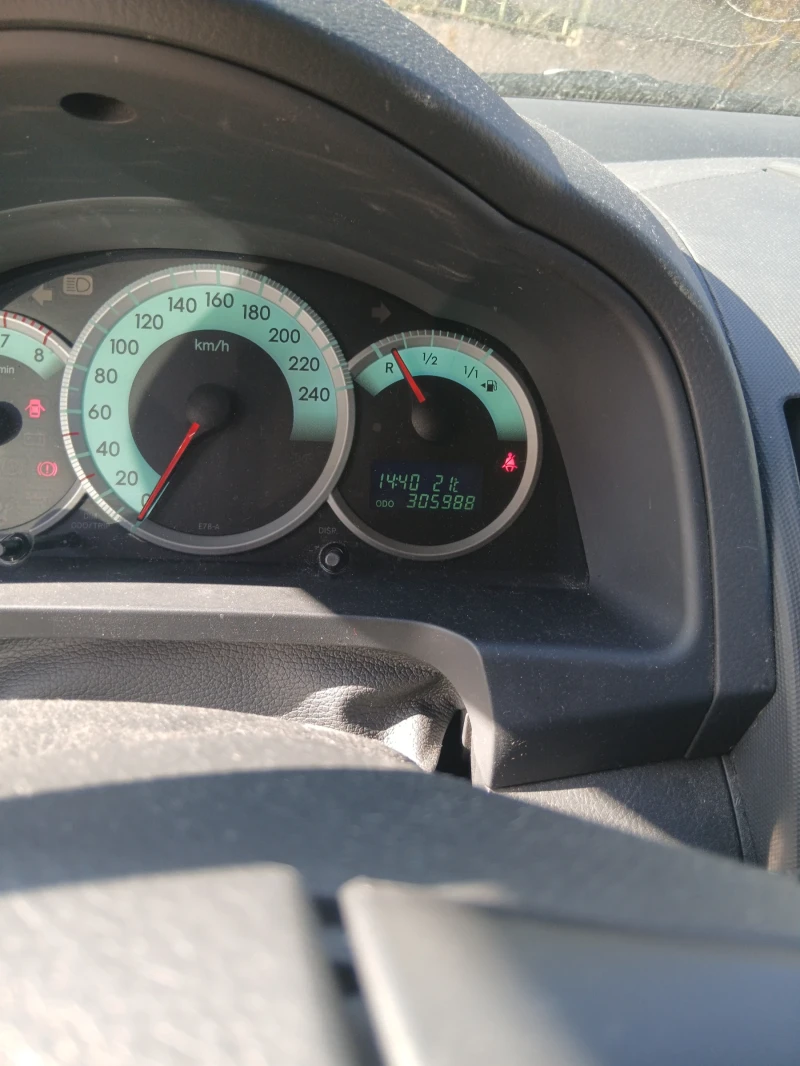 Toyota Corolla verso, снимка 10 - Автомобили и джипове - 52270889