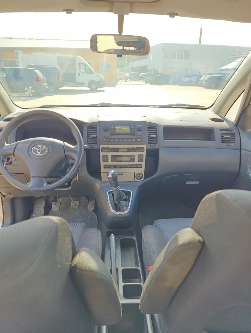 Toyota Corolla verso, снимка 7 - Автомобили и джипове - 52354290