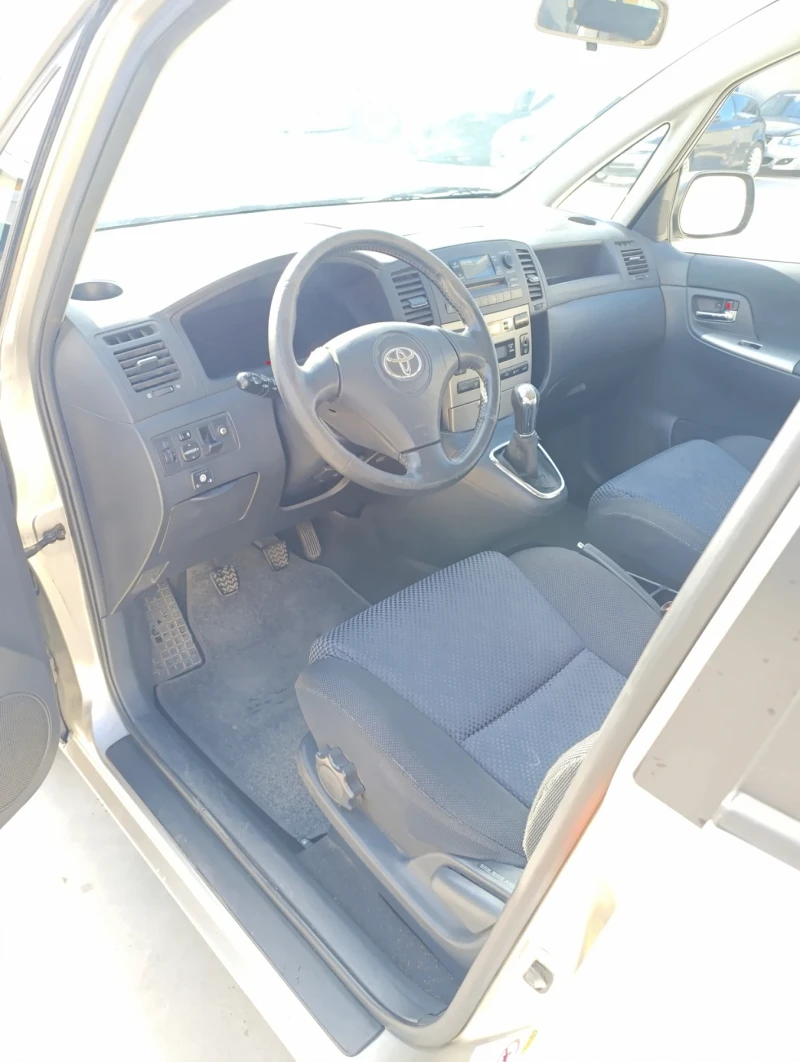 Toyota Corolla verso, снимка 5 - Автомобили и джипове - 52354290