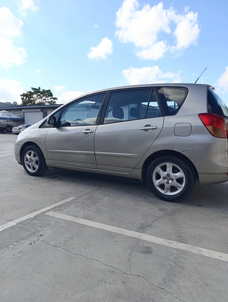 Toyota Corolla verso, снимка 3 - Автомобили и джипове - 52354290