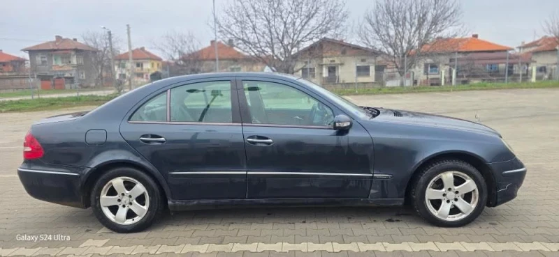 Mercedes-Benz E 220, снимка 2 - Автомобили и джипове - 52800949