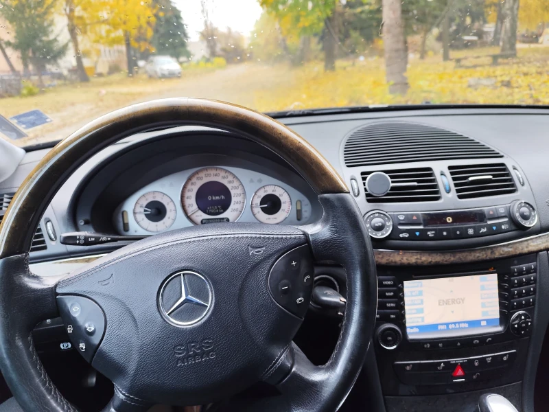 Mercedes-Benz E 500, снимка 7 - Автомобили и джипове - 52904661