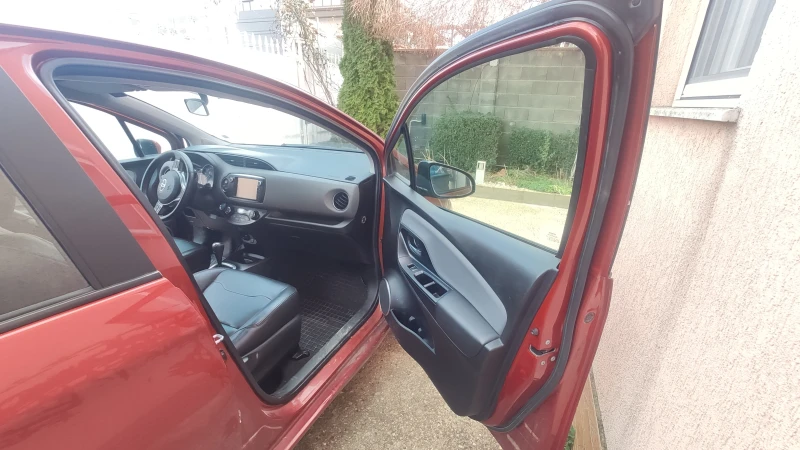 Toyota Yaris SwissTrend + Газова уредба , снимка 9 - Автомобили и джипове - 52921201