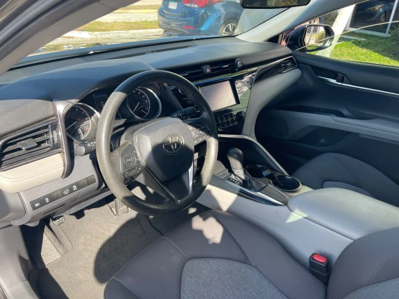 Toyota Camry !LE-FWD! * АвтоКредит* Цена до БГ* , снимка 8 - Автомобили и джипове - 53374711