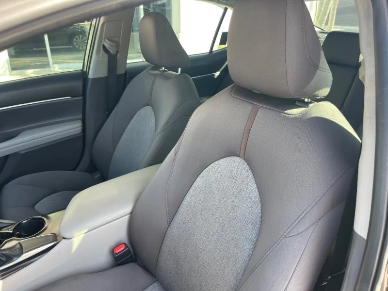 Toyota Camry !LE-FWD! * АвтоКредит* Цена до БГ* , снимка 6 - Автомобили и джипове - 53374711