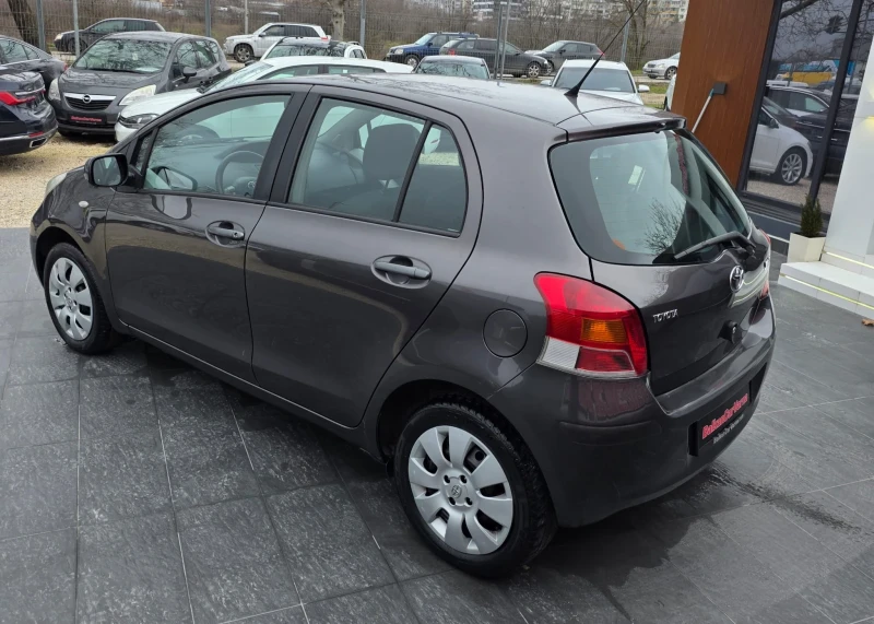 Toyota Yaris 1.0i 2ser 5d.Face Lift 121хил.км!, снимка 7 - Автомобили и джипове - 53536038