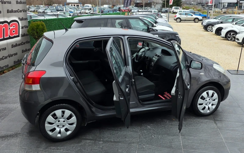 Toyota Yaris 1.0i 2ser 5d.Face Lift 121хил.км!, снимка 9 - Автомобили и джипове - 53536038