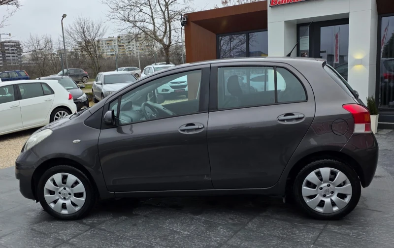 Toyota Yaris 1.0i 2ser 5d.Face Lift 121хил.км!, снимка 8 - Автомобили и джипове - 53536038
