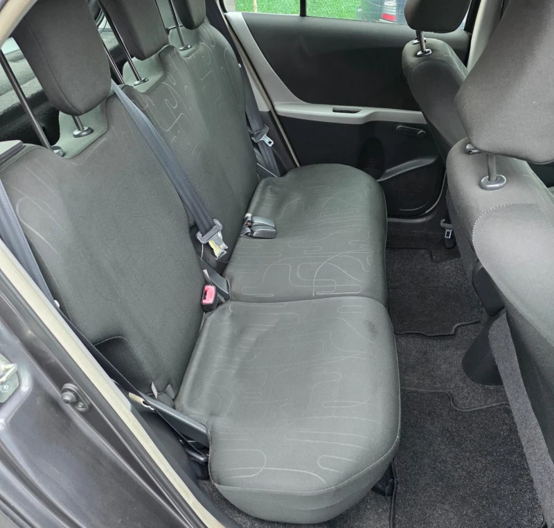 Toyota Yaris 1.0i 2ser 5d.Face Lift 121хил.км!, снимка 10 - Автомобили и джипове - 53536038