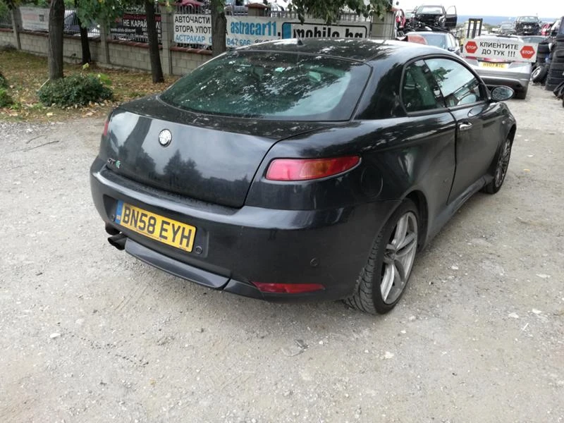 Alfa Romeo Gt 1.9 JTD, снимка 4 - Автомобили и джипове - 28586058