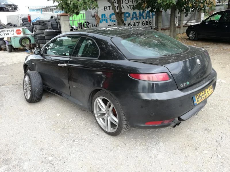 Alfa Romeo Gt 1.9 JTD, снимка 3 - Автомобили и джипове - 28586058