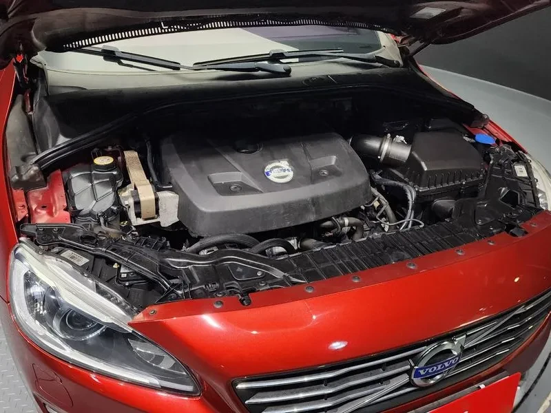 Volvo S60, снимка 6 - Автомобили и джипове - 56356243