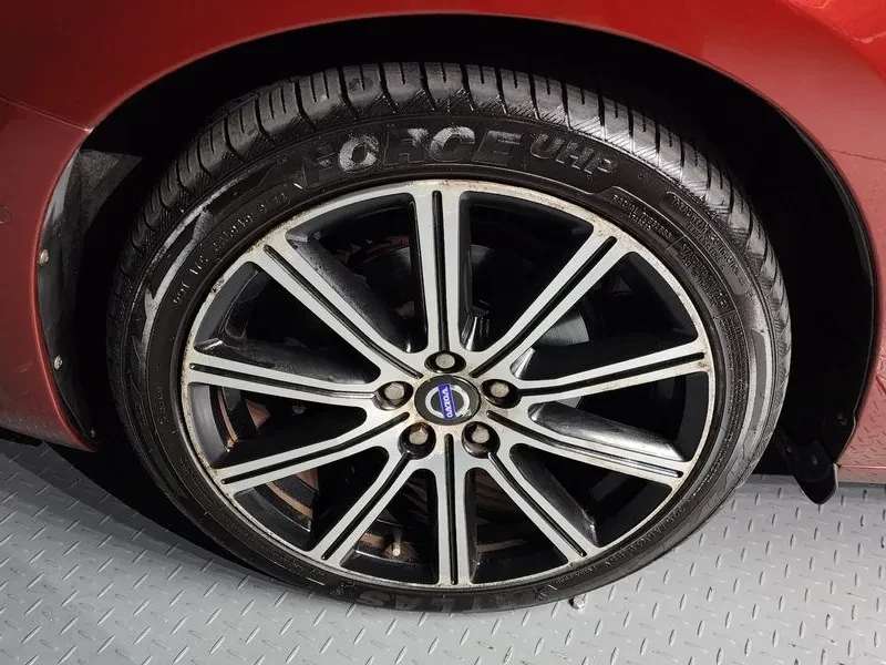 Volvo S60, снимка 5 - Автомобили и джипове - 56356243