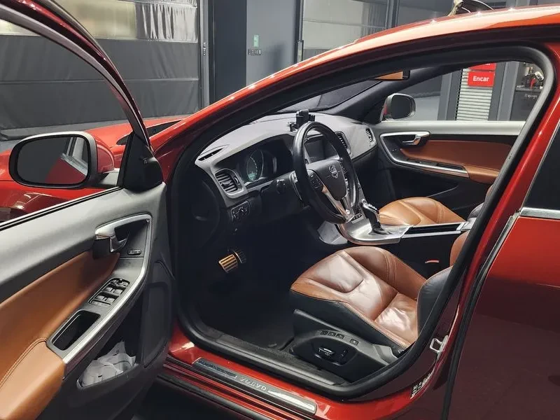 Volvo S60, снимка 10 - Автомобили и джипове - 56356243