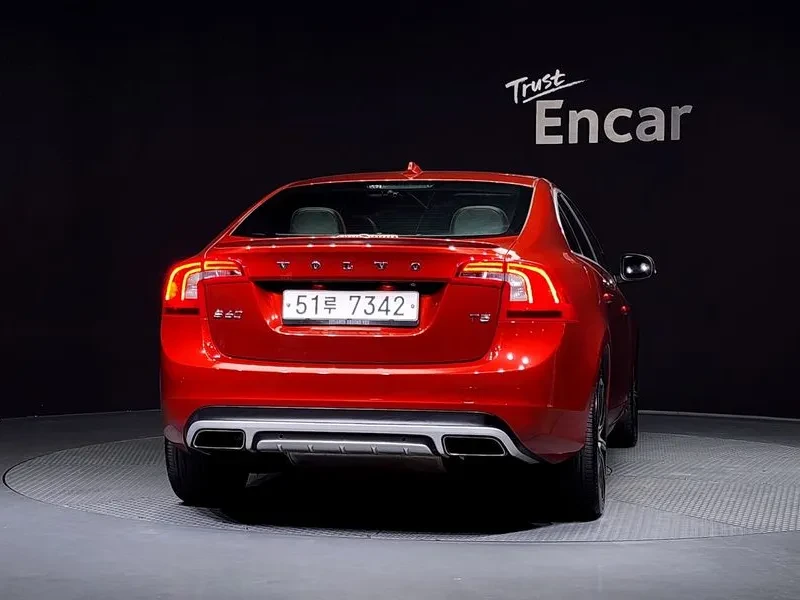 Volvo S60, снимка 4 - Автомобили и джипове - 56356243