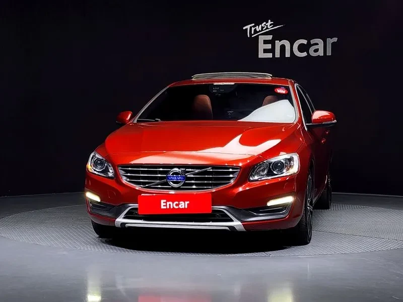 Volvo S60, снимка 3 - Автомобили и джипове - 56356243