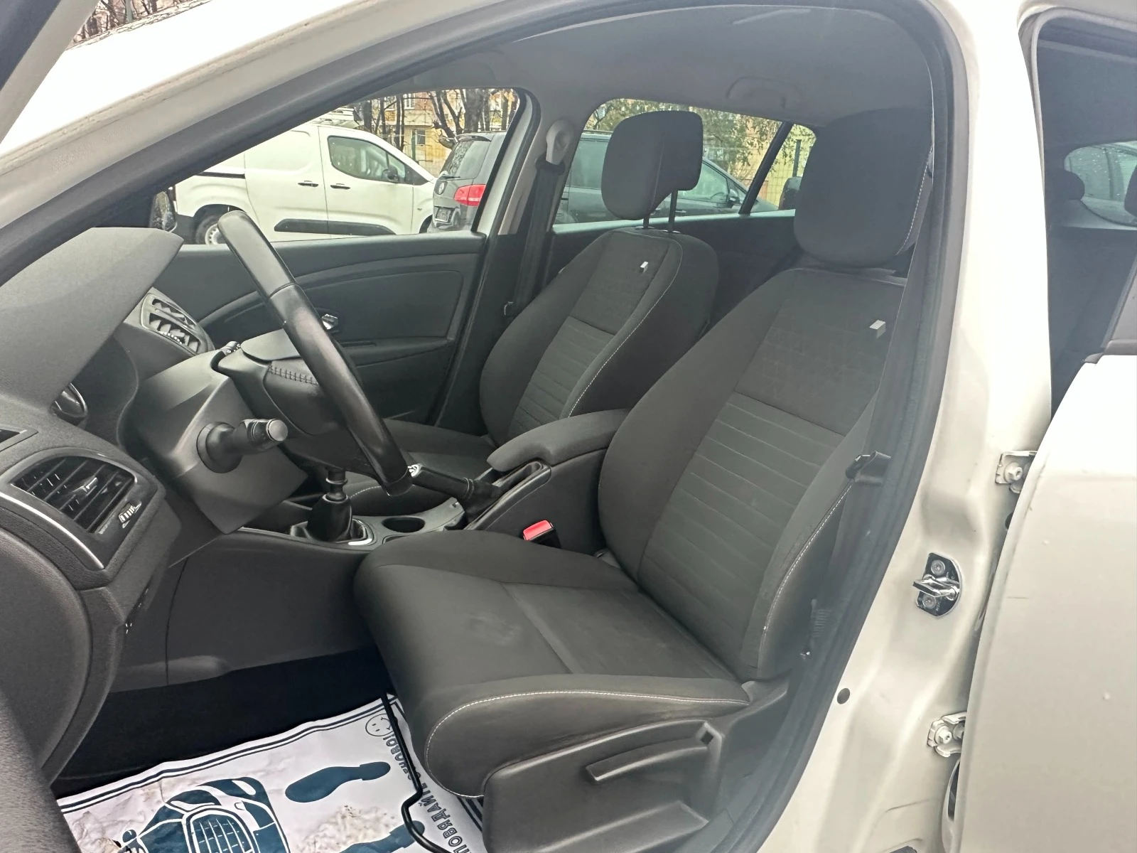 Renault Megane 1.5DCI 110kc ITALIA EU6 - изображение 9