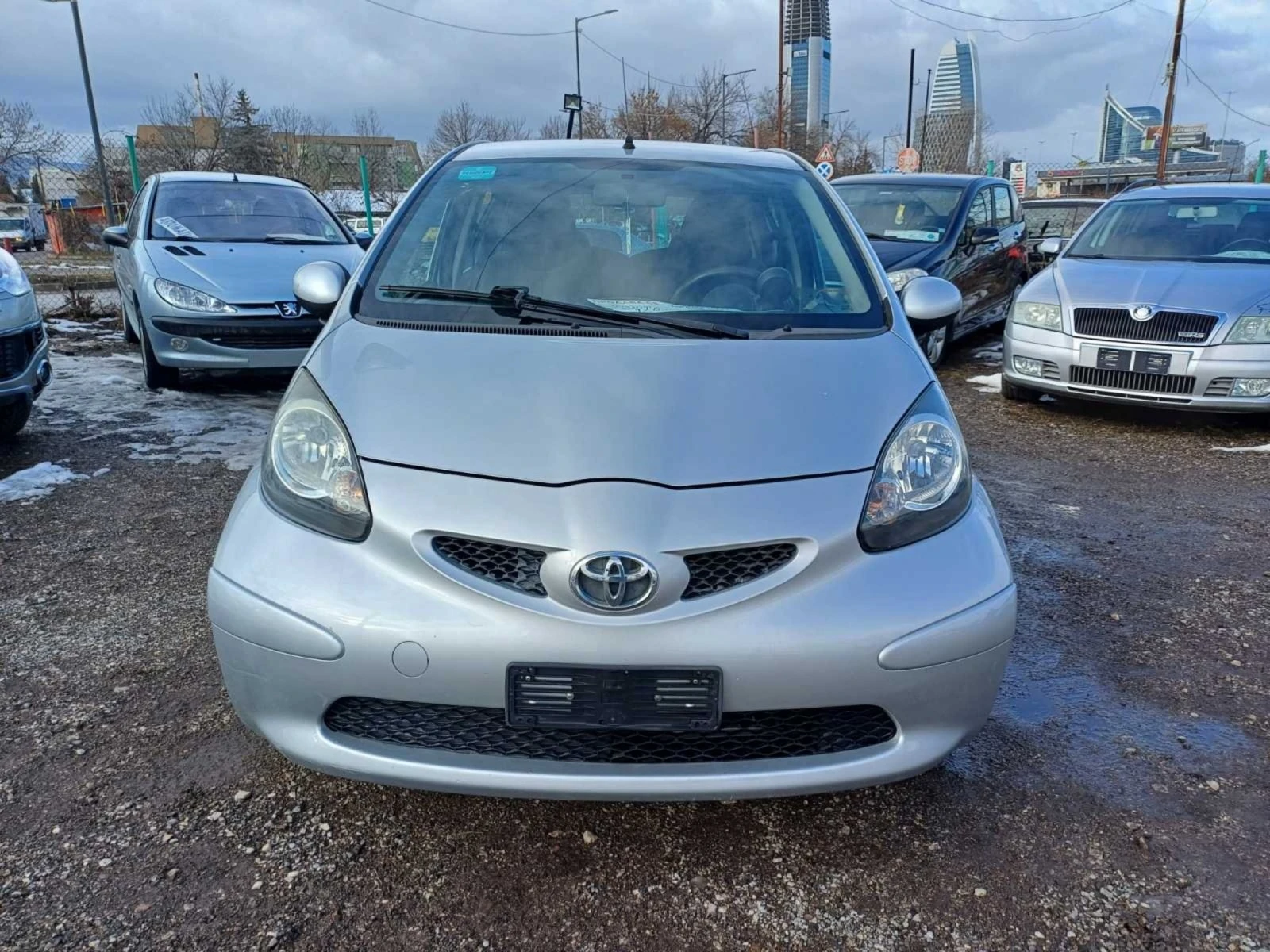 Toyota Aygo 1000 - изображение 2