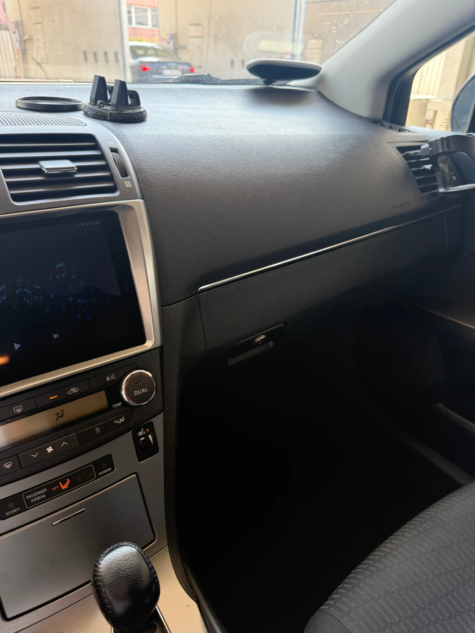 Toyota Avensis  - изображение 10