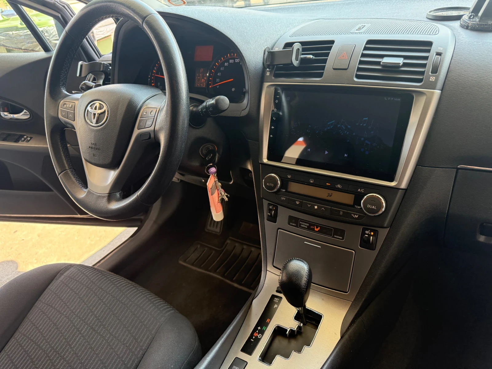 Toyota Avensis  - изображение 3