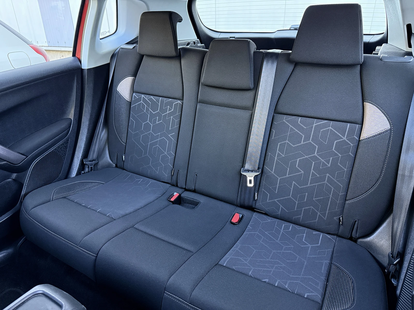 Peugeot 2008 1.6 BlueHDi - изображение 10