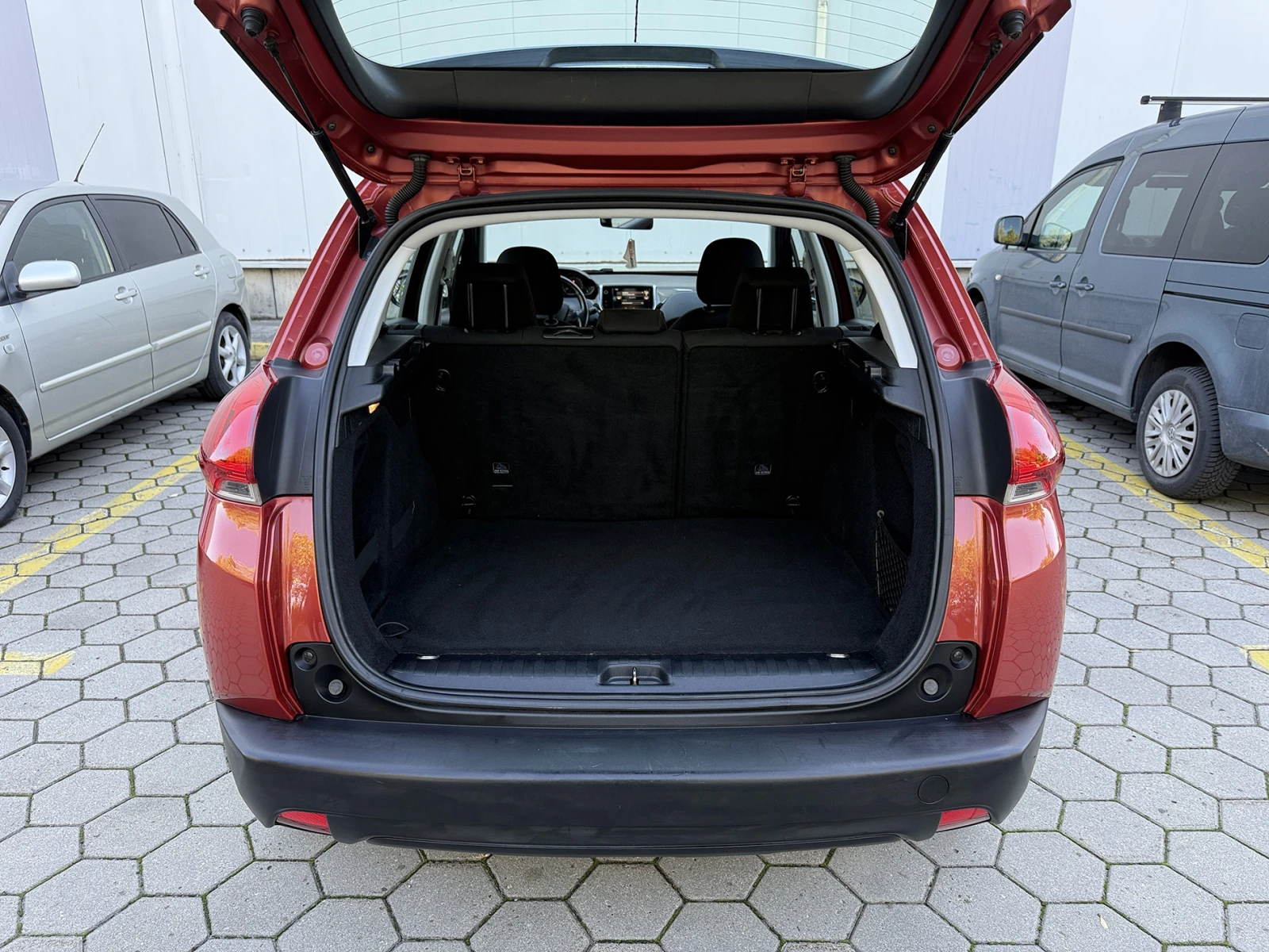 Peugeot 2008 1.6 BlueHDi | Mobile.bg — изображение 11