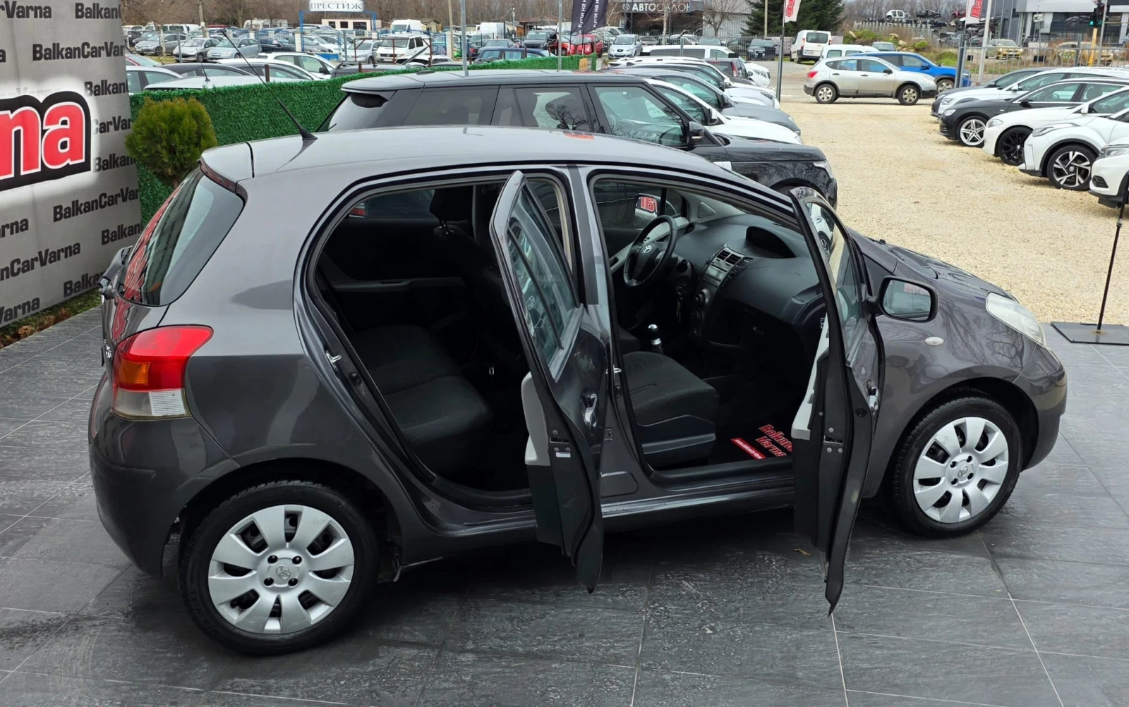 Toyota Yaris 1.0i 2ser 5d.Face Lift 121хил.км! - изображение 9