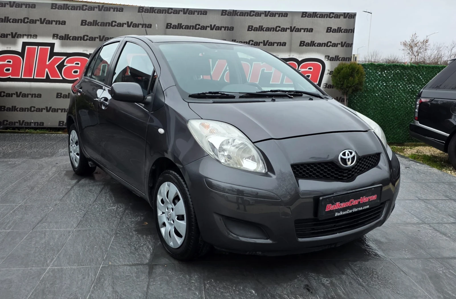 Toyota Yaris 1.0i 2ser 5d.Face Lift 121хил.км! - изображение 2