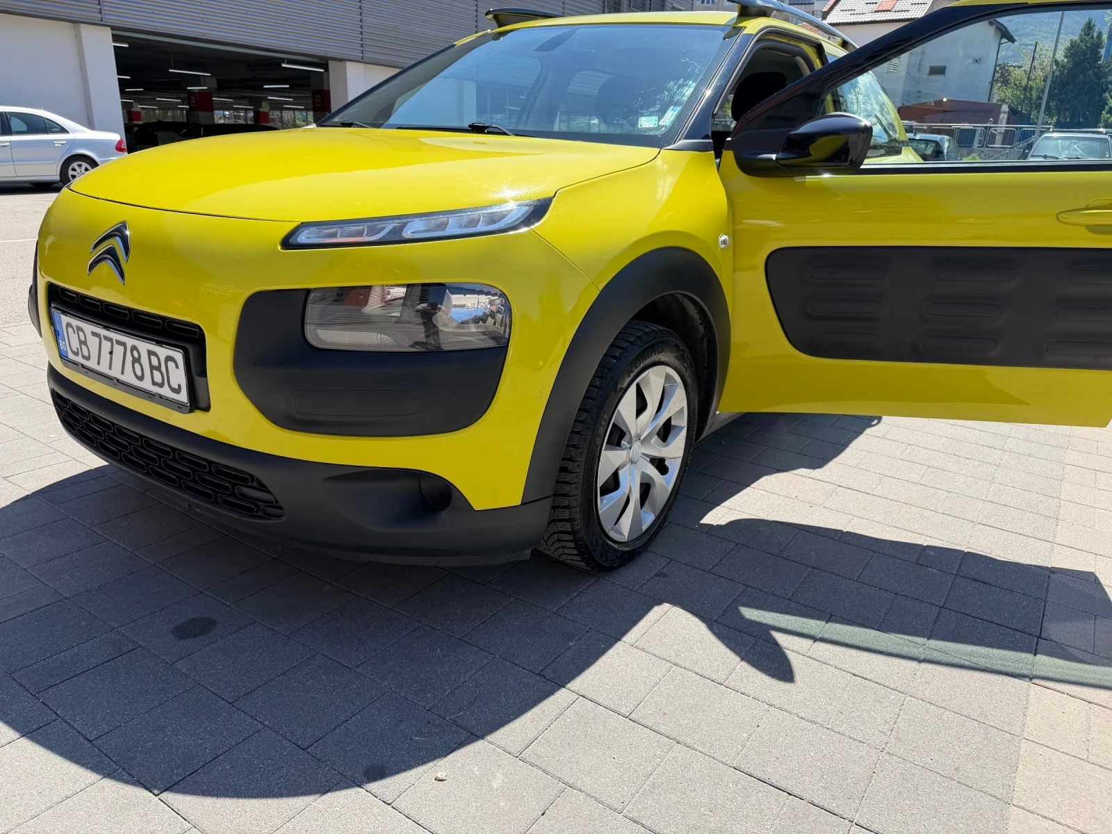 Citroen C4 Cactus, снимка 15 - Автомобили и джипове - 54303011