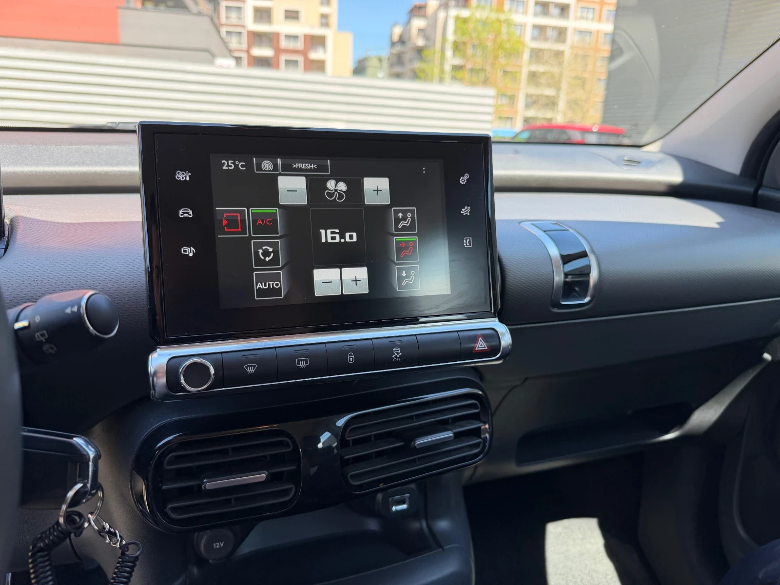 Citroen C4 Cactus, снимка 11 - Автомобили и джипове - 54303011