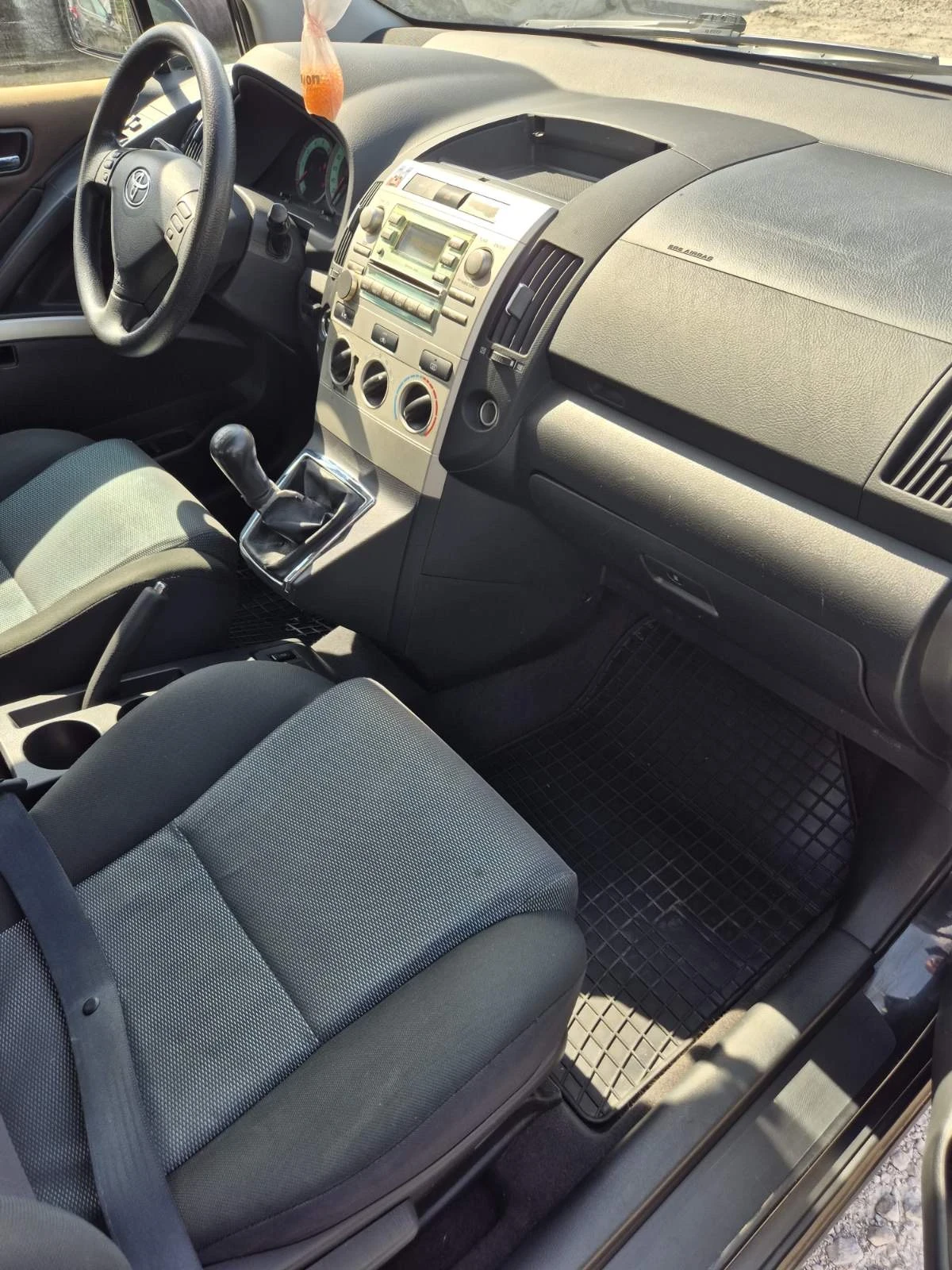 Toyota Corolla verso 2.0 D4D 116 кс 🔝, снимка 8 - Автомобили и джипове - 54342829