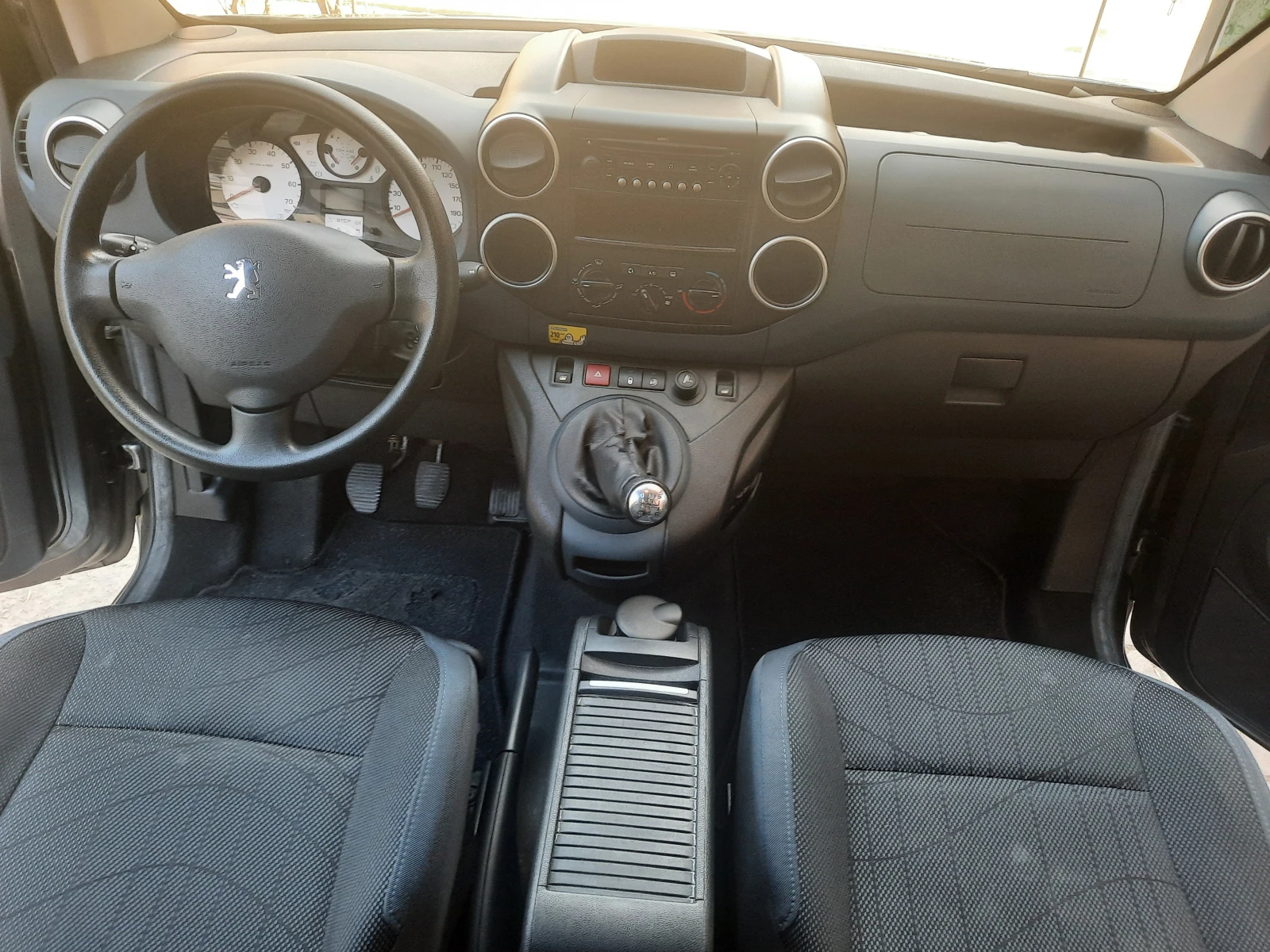 Peugeot Partner Tepee, снимка 14 - Автомобили и джипове - 55048862