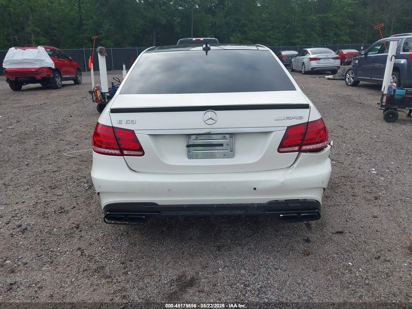 Mercedes-Benz E 63 AMG 4MATIC Автокредит Цена до България, снимка 5 - Автомобили и джипове - 55133380