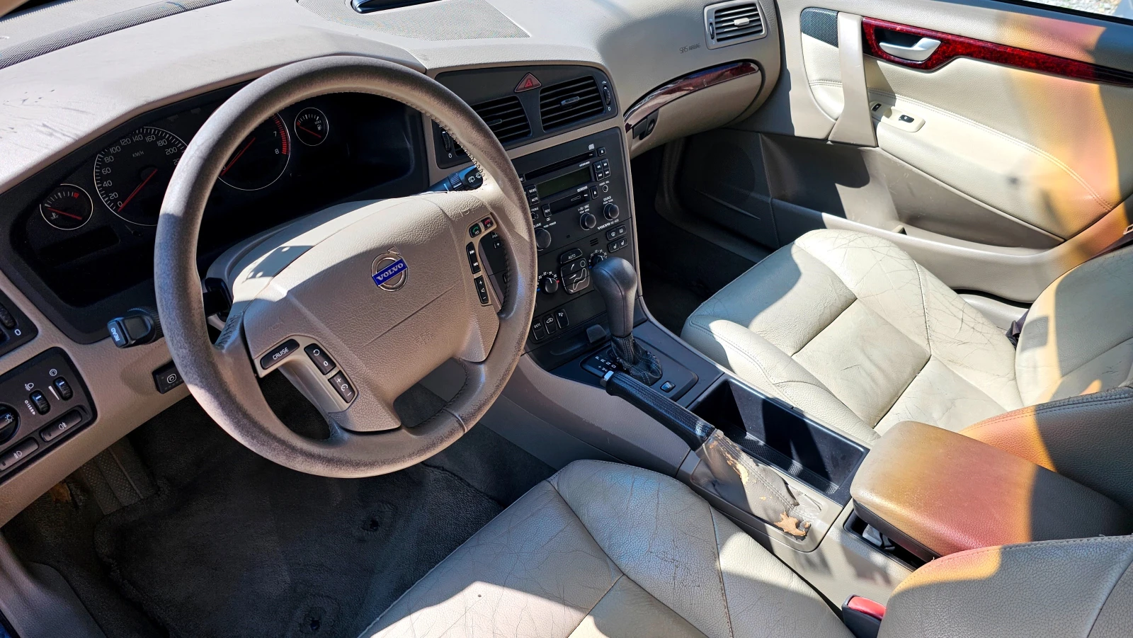 Volvo V70 2.5T-209kc-4x4-ГАЗОВ-ИНЖ, снимка 8 - Автомобили и джипове - 55229218