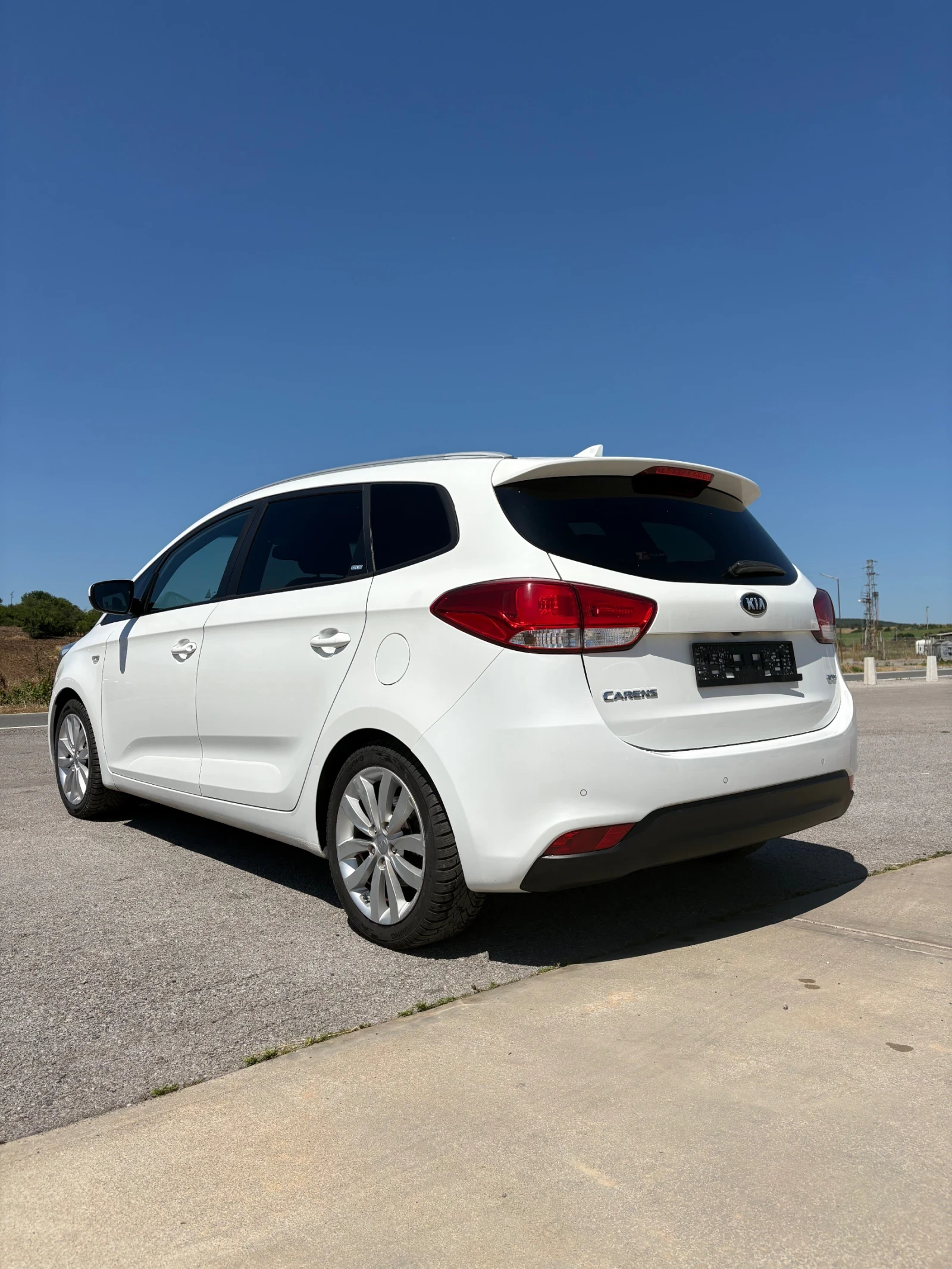 Kia Carens, снимка 3 - Автомобили и джипове - 55258783