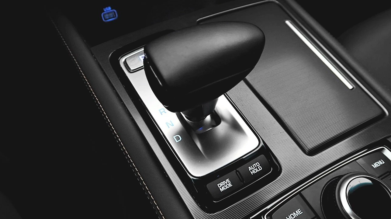 Genesis G80 3.3T* HUD* 360* KEYLESS* ПОДГРЕВ ВОЛАН* КРАЙНА ЦЕН, снимка 16 - Автомобили и джипове - 55318963