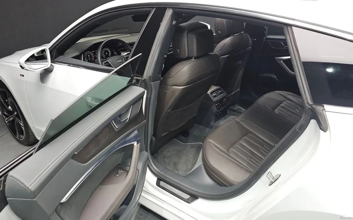 Audi A7 55TFSI / ВСИЧКИ ЕКСТРИ / УНИКАТ , снимка 13 - Автомобили и джипове - 55383125