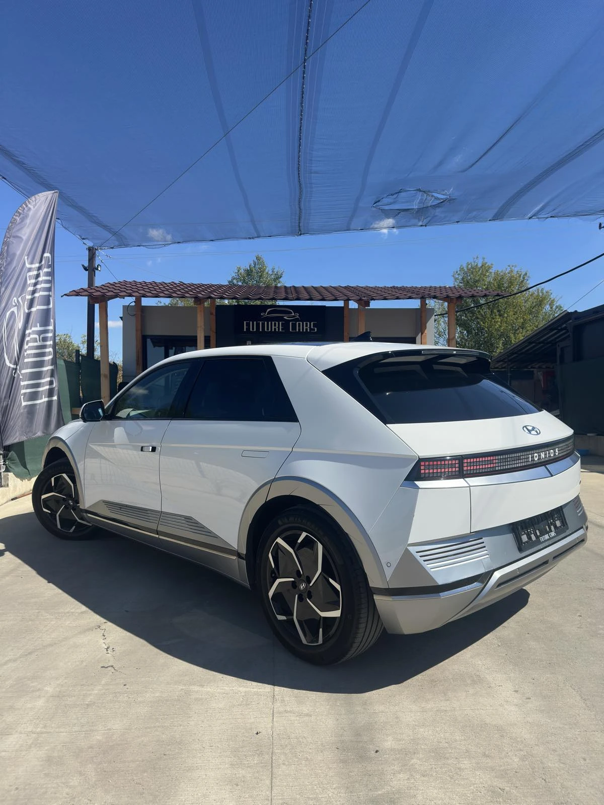 Hyundai Ioniq 5 72.6KWh/AWD/306HP/360CAM/PANO/HEADUP/ГАРАНЦИИОНЕН, снимка 4 - Автомобили и джипове - 56070966