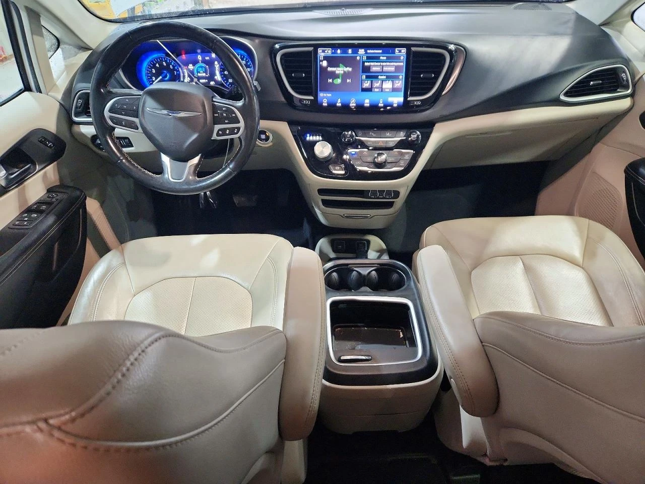 Chrysler Pacifica 3.6l Touring L, снимка 8 - Автомобили и джипове - 56217240
